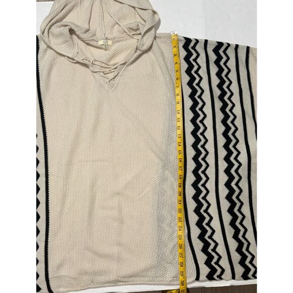 Kori America Cream S/M Sweater Poncho Fringe Hooded Autumn Essential Cozy Soft - Picture 9 of 9